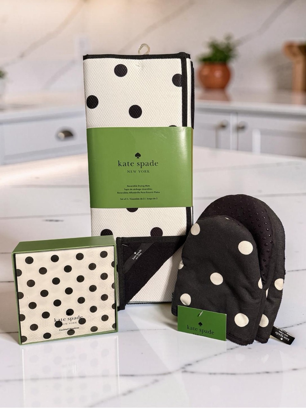 kate spade NWT Black & White Polka Dot Oven Mitts, Drying Mats, Cocktail Napkins